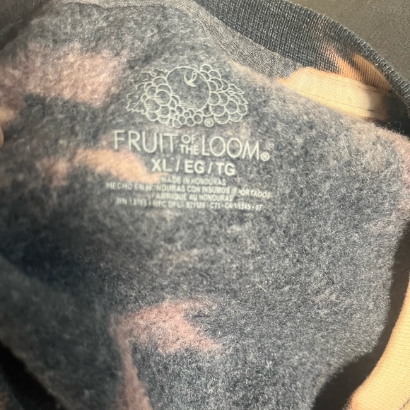 XL New York Yankees sweatshirt. Bleach dyed. NYY. Excellent condition! Cute! - Picture 8 of 8